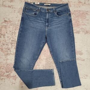 NWOT Levi's 721 High Rise Medium Wash Jeans - 33